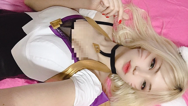 Nữ game thủ từng về quê bạn trai chơi và gây chú ý khi diện trang phục truyền thống xứ kim chi. (Ảnh: GameK)