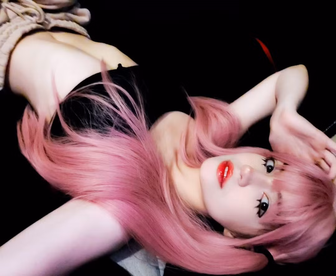 Zeynep Su Kaykılmaz (hay Sylchasie) là nữ game thủ kiêm streamer nổi tiếng đến từ Thổ Nhĩ Kỳ. Cô gây sốt trong cộng đồng game với gương mặt thanh khiết, body đáng ngưỡng mộ và kỹ năng chơi game ''không phải dạng vừa''. (Ảnh: instagram)