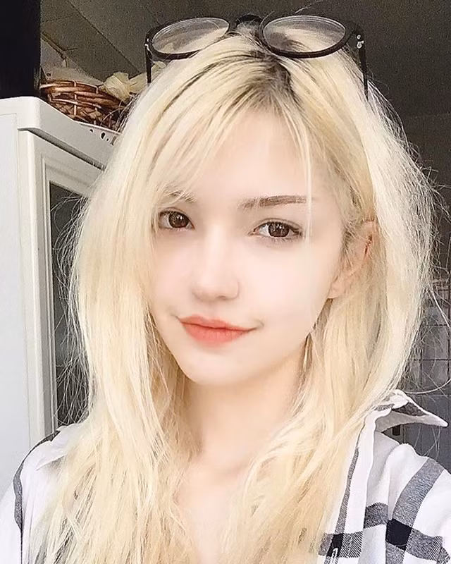 Không chỉ có nhan sắc, tài năng, mà Sylchasie còn được khen ngợi và yêu mến bởi có trái tim ấm áp. (Ảnh: GameK)