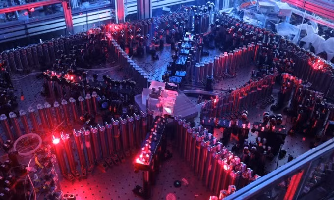 Máy tính lượng tử JiuZhang 3 mới của Trung Quốc đã xử lý bài toán siêu phức tạp trong một phần triệu giây. (Ảnh: Xinhua)