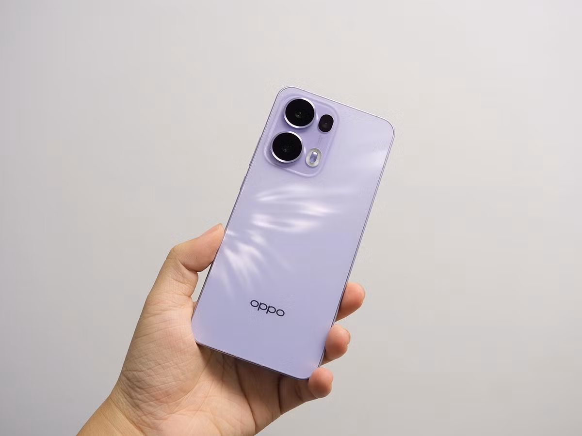 Ngoài ra, dòng sản phẩm này còn được trang bị nhiều tính năng thông minh như AI Livephoto, trợ lý chỉnh sửa ảnh AI và tính năng kết nối “Tăng cường kết nối 2.0”, giúp người dùng tận dụng tối đa khả năng kết nối và sử dụng các ứng dụng thông minh. (Ảnh: MobileCity)