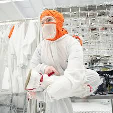 Với Hall, công việc này không chỉ là thử thách kỹ thuật mà còn mang ý nghĩa duy trì nhịp sống toàn cầu. "Tôi tự hào vì công việc của mình góp phần xây dựng thế giới hiện đại," Hall chia sẻ.(Ảnh: InvestNews)