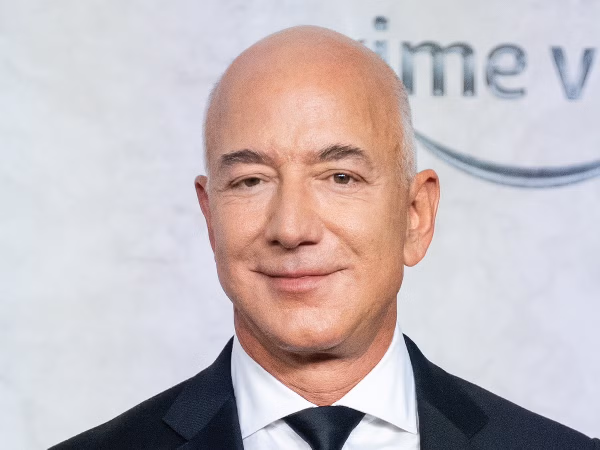 Các tỷ phú công nghệ như Jeff Bezos, Sam Altman và Peter Thiel đang đầu tư hàng tỷ USD vào nghiên cứu trường thọ, biến đây thành ngành kinh doanh trị giá 25 tỷ USD. (Ảnh: Biography)