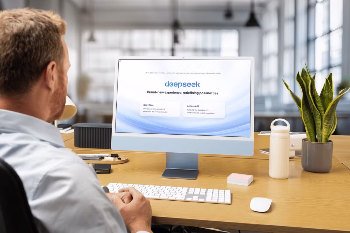 DeepSeek-V3 thể hiện rằng tiến bộ trong AI có thể đạt được mà không cần đánh đổi hiệu quả hoặc nguồn lực, đánh dấu bước ngoặt trong cuộc đua phát triển trí tuệ nhân tạo. (Ảnh: MakeUseOf)