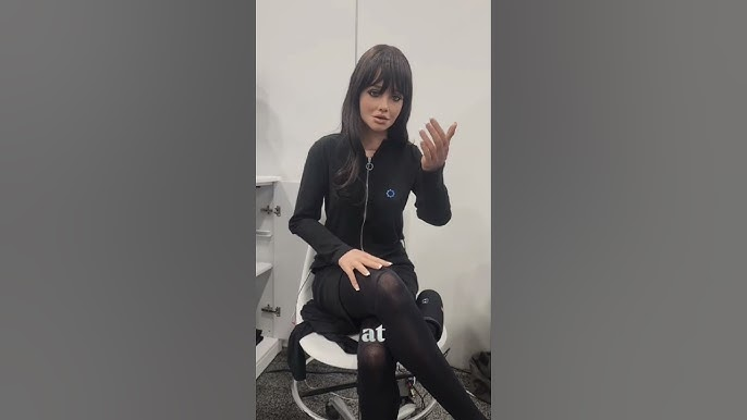 Video ngắn về Melody trên mạng xã hội thu hút sự chú ý nhưng cũng tạo ra nhiều phản ứng trái chiều. (Ảnh:YouTube/Ms. Aria Xbot)