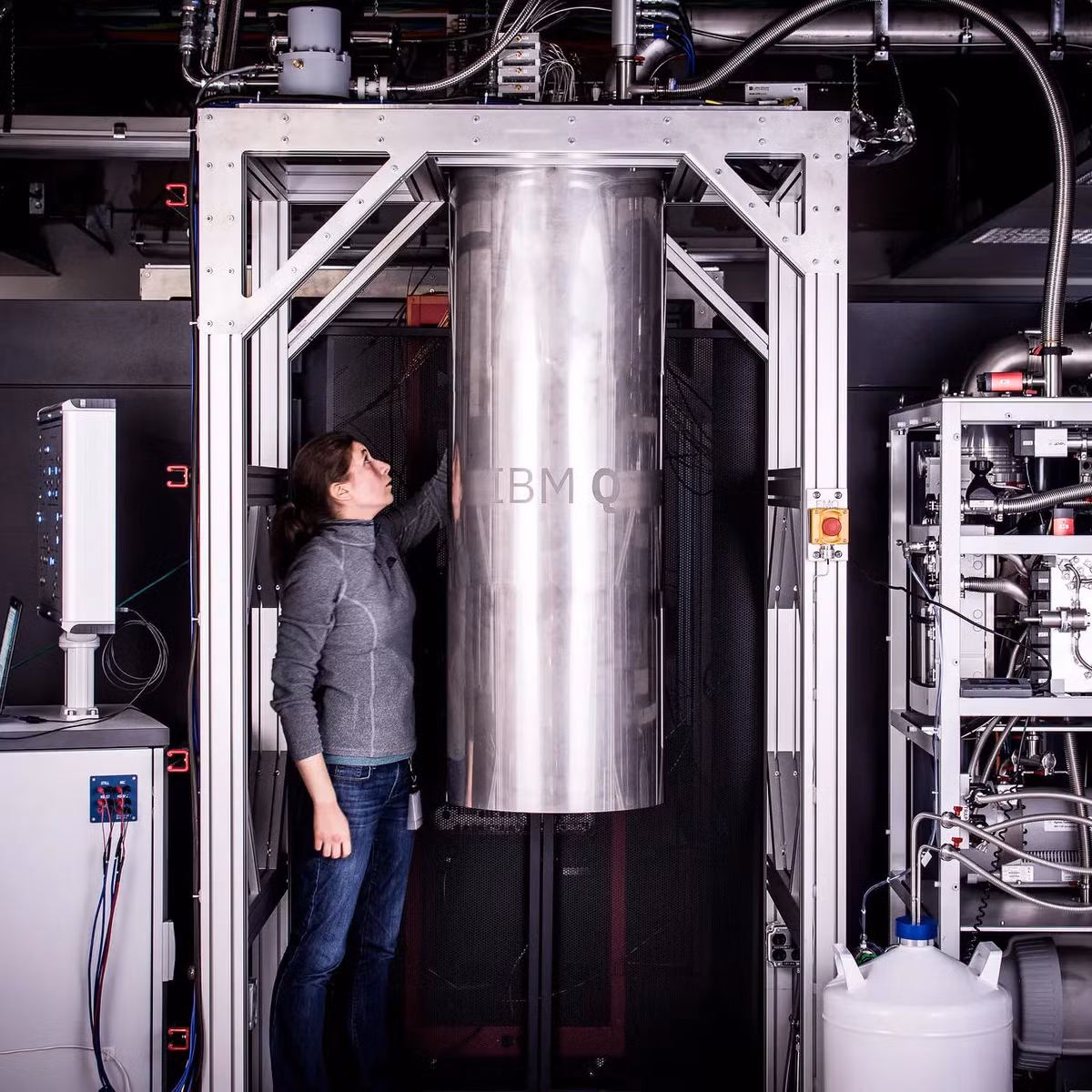 Goldeneye sử dụng hỗn hợp heli-3 và heli-4 để đạt mức nhiệt độ 25 mK, tương đương -273°C.(Ảnh: ZDNET)