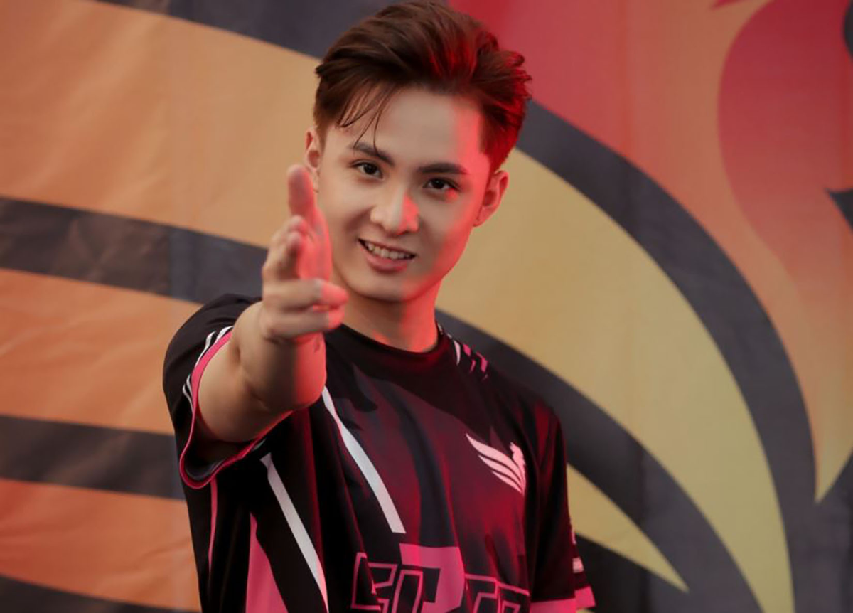 Sau khi giải nghệ, anh chuyển hướng làm streamer và YouTuber, thu hút lượng lớn người hâm mộ nhờ tính cách thân thiện và hài hước. (Ảnh: ONE Esports Vietnam)