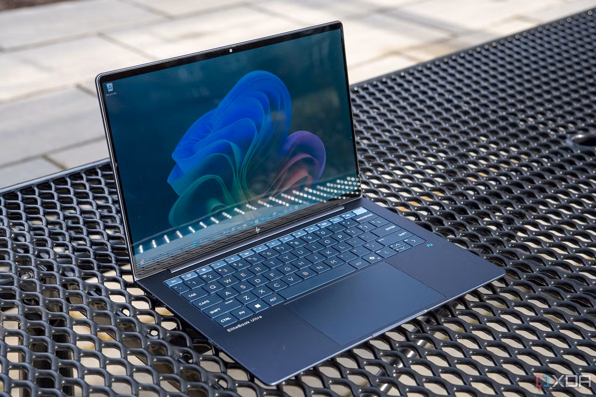  HP vừa giới thiệu mẫu laptop EliteBook Ultra G1i tại triển lãm điện tử CES 2025, thiết bị này hướng đến các chuyên gia kinh doanh với thiết kế mỏng nhẹ. (Ảnh: XDA Developers)