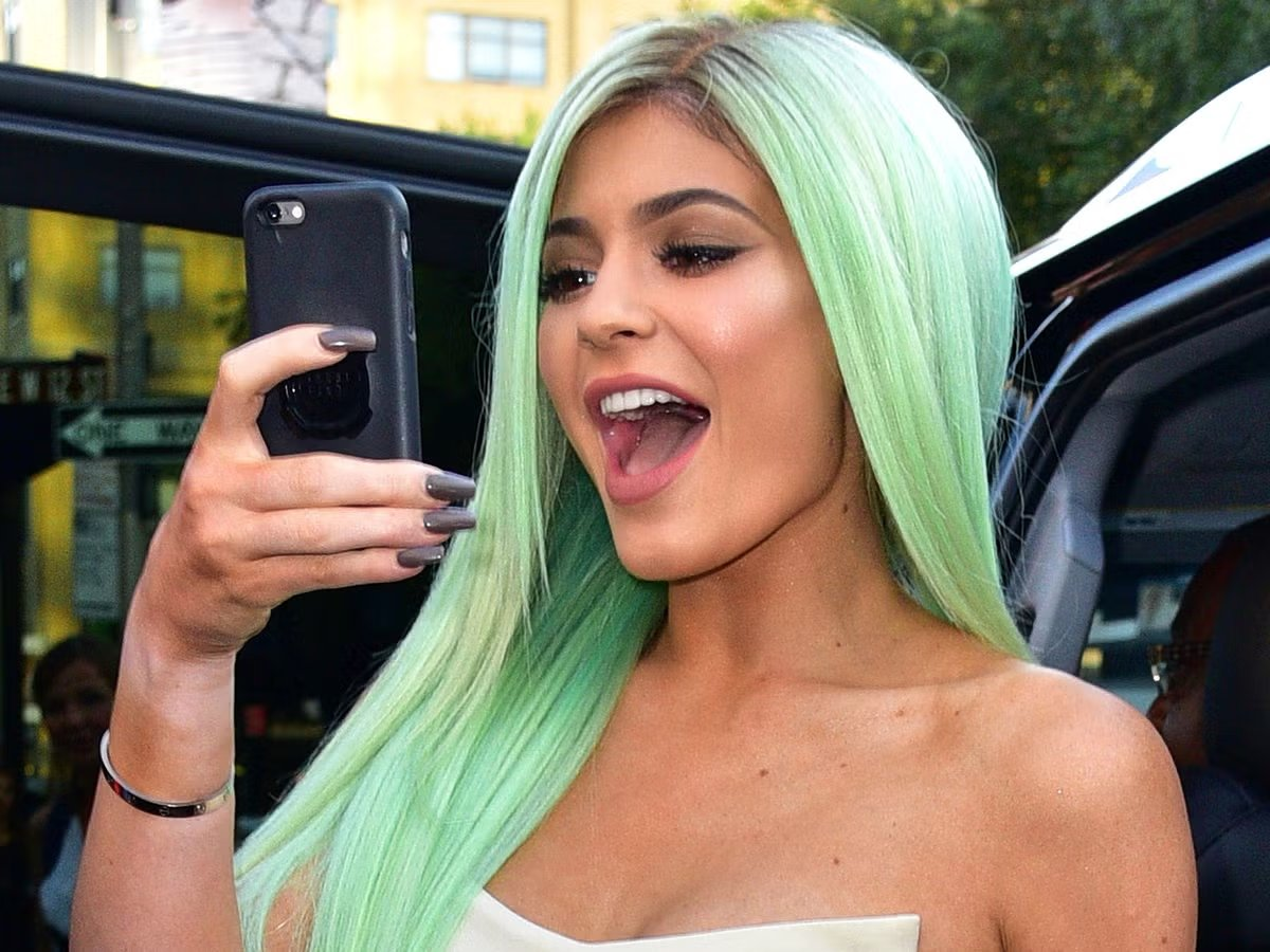 CEO Snapchat vẫn kiên quyết giữ nguyên thay đổi, nhưng tình hình tồi tệ hơn khi Kylie Jenner đăng dòng tweet chỉ trích. (Ảnh: Đời sống và pháp luật)