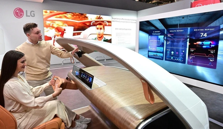 Khu vực Connect &amp; Cruise (Kết nối &amp; Thư giãn): Tích hợp AI trên ôtô giúp đảm bảo an toàn và tiện lợi khi di chuyển. Các cảm biến thông minh hỗ trợ người dùng trong việc lái xe.(Ảnh: LG)