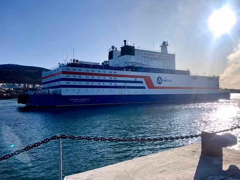 Tàu Rossita, chuyên vận chuyển vật liệu phóng xạ, có thể đã tham gia cung cấp nhiên liệu mới qua Tuyến đường biển Bắc. (Ảnh: NS Energy)