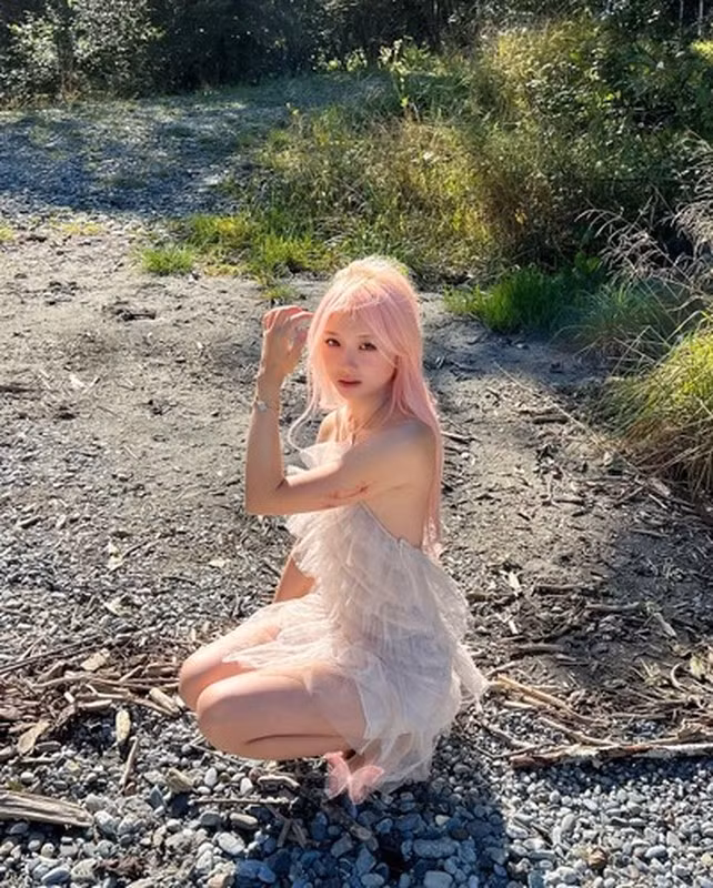 Cô xây dựng một thương hiệu cá nhân mạnh mẽ qua phong cách thời trang táo bạo và những khoảnh khắc gợi cảm. (Ảnh: IGNV)