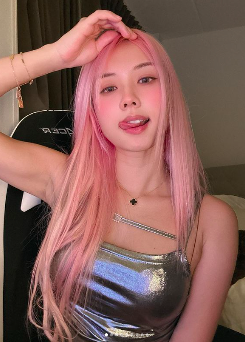 Vyvan Le, tên thật là Lê Vỹ Vân, là nữ streamer gốc Việt, sinh năm 1995. (Ảnh: GameK)