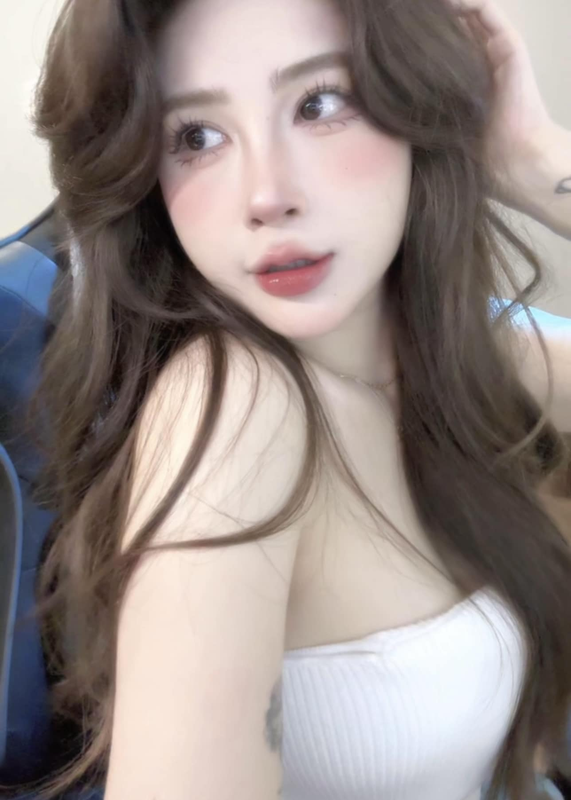 Cô bắt đầu sự nghiệp streamer từ năm lớp 10, vừa theo đuổi đam mê vừa kiếm thêm thu nhập. (Ảnh: FBNV)