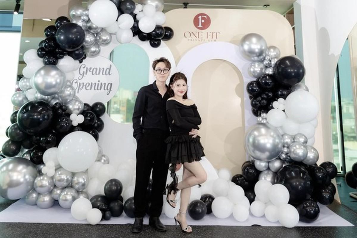 Gần đây, Quỳnh Ami thường xuyên khoe hình ảnh thân mật với streamer Hà Tiều Phu trên mạng xã hội. (Ảnh: FBNV)