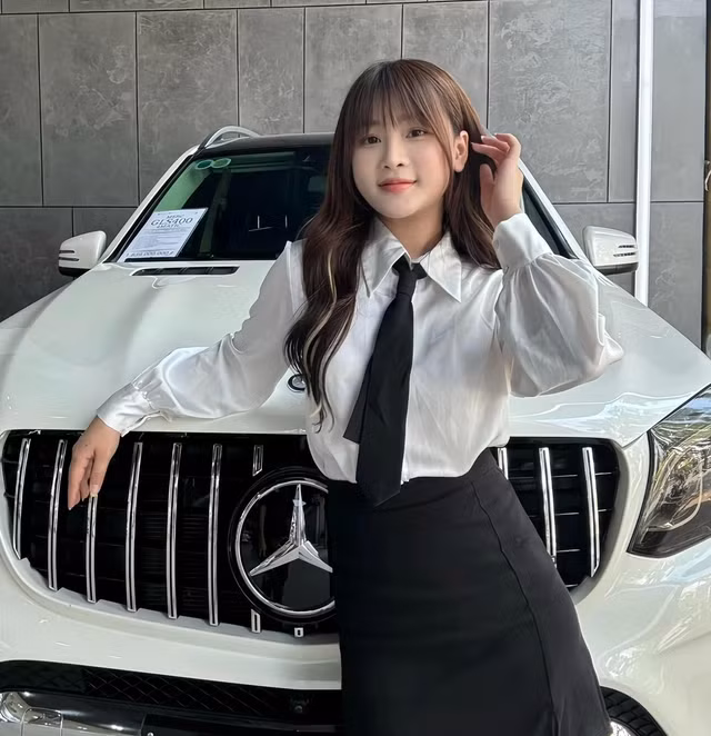 Trước đây, Lyly là một diễn viên tự do khi tình cờ được giới thiệu là streamer, cô đã thử sức. (Ảnh: gameK)