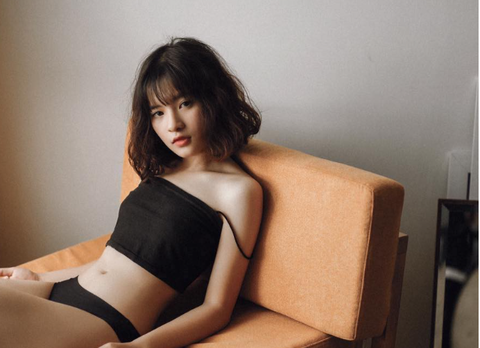 3. Yuri Cẩm Tú (Nguyễn Thoại Cẩm Tú): Nữ streamer đời đầu của CC Talk và TalkTV, bắt đầu sự nghiệp từ 2013 với lượng fan hùng hậu.(Ảnh: livestream.vn)