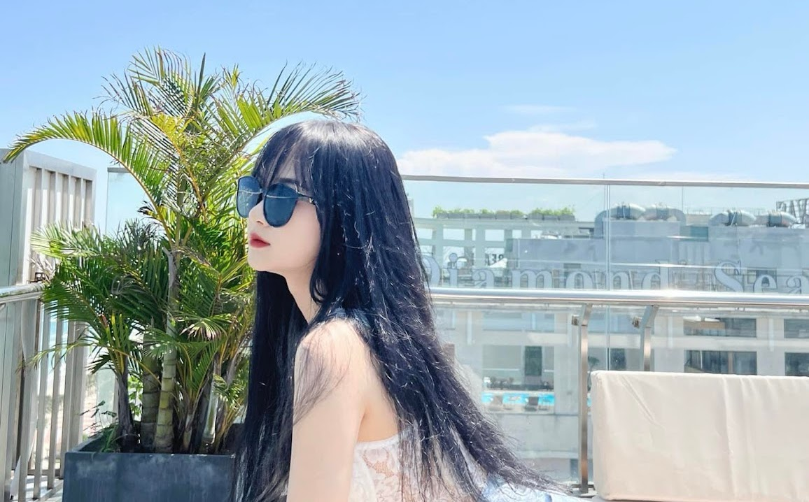 8. Gấm Kami (Hồng Gấm): Cơ thủ bi-a nổi tiếng trên TikTok với hơn 5 triệu lượt theo dõi, thu hút đông đảo người xem với các buổi livestream và nội dung sáng tạo.(Ảnh: ON Live)