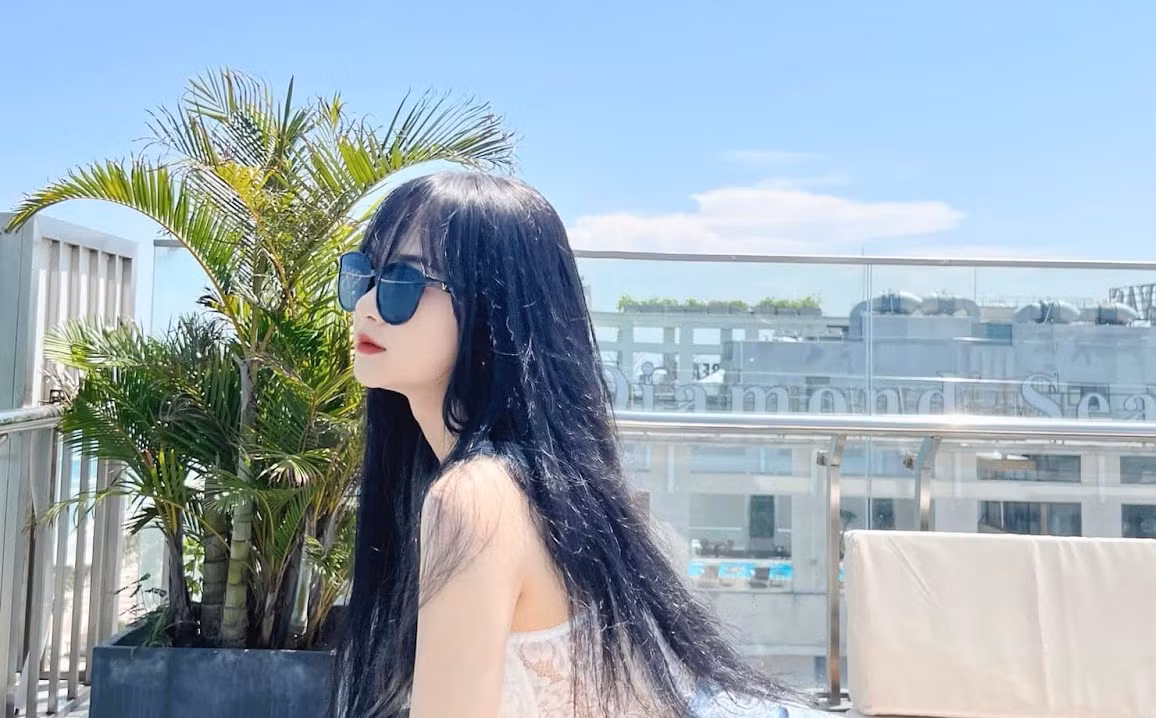 8. Gấm Kami (Hồng Gấm): Cơ thủ bi-a nổi tiếng trên TikTok với hơn 5 triệu lượt theo dõi, thu hút đông đảo người xem với các buổi livestream và nội dung sáng tạo.(Ảnh: ON Live)