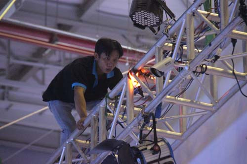 Khach duoc phen hoang loan tai trien lam o to lon nhat Viet Nam-Hinh-2