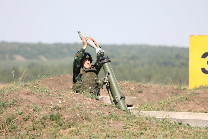 Hình ảnh đội tuyển Việt Nam tại phần thi đã được Trung tâm báo chí của hội thi Army ghi lại:
