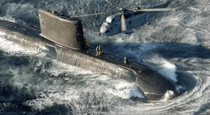 Cần lưu ý rằng Liên bang Nga được biết đến với truyền thống đóng tàu ngầm, họ đã chế tạo nhiều tàu ngầm mạnh và lớn, một số loại tốt nhất trên thế giới, vì vậy không có gì ngạc nhiên khi công nghệ của Nga được coi là tiên tiến hơn nhiều so với Trung Quốc.