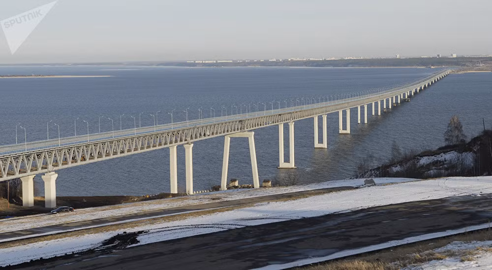 Cây cầu bắc ngang sông Volga ở Ulyanovsk.