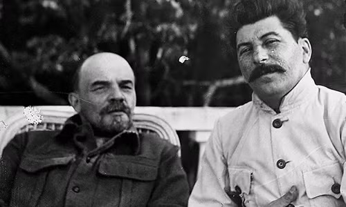 Ảnh chụp lãnh tụ Liên Xô Lenin và nhà lãnh đạo Stalin năm 1922.