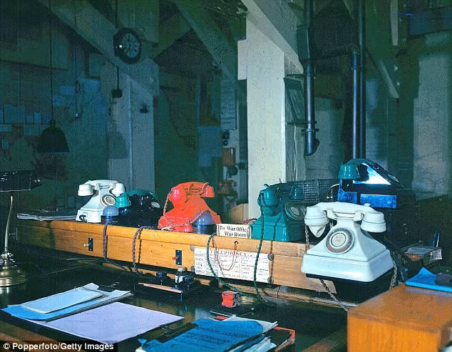 Những chiếc điện thoại bên trong Phòng Nội các chiến tranh ở London hiện trở thành những bằng chứng lịch sử.