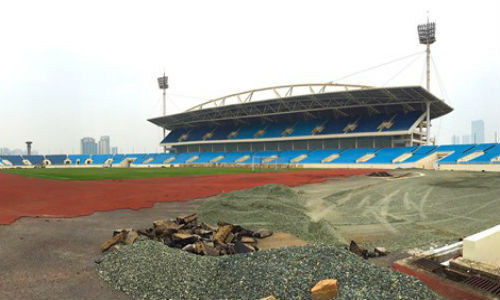  Sân Mỹ Đình khánh thành năm 2003 nhằm phục vụ một số môn thi đấu tại SEA Games 22 tổ chức tại Việt Nam. Theo các chuyên gia, lớp cao su trên đường chạy điền kinh vòng quanh sân (đường piste) phải được thay mới sau 4-6 năm sử dụng.