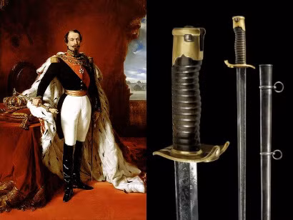 Trong những cuộc chinh chiến, nhà cầm quân Napoleon thường mang theo một khẩu súng ngắn và một thanh kiếm. Ngay cả khi Napoleon bị đày tới đảo Elba và qua đời khi bị giam giữ trên đảo Saint Helena sau khi cuộc chinh phạt nước Nga thất bại, nhà cầm quân nổi tiếng này cũng mang theo bên mình thanh trường kiếm.