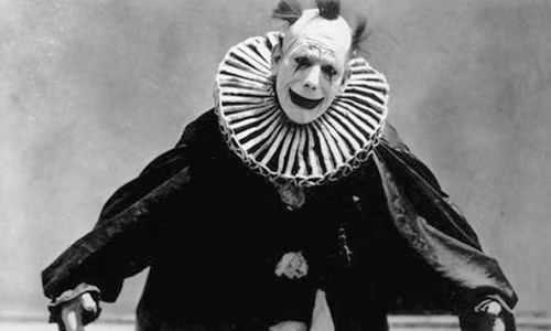 Đây là một phiên bản chú hề khiến nhiều trẻ em khiếp vía nếu gặp ngoài đường.