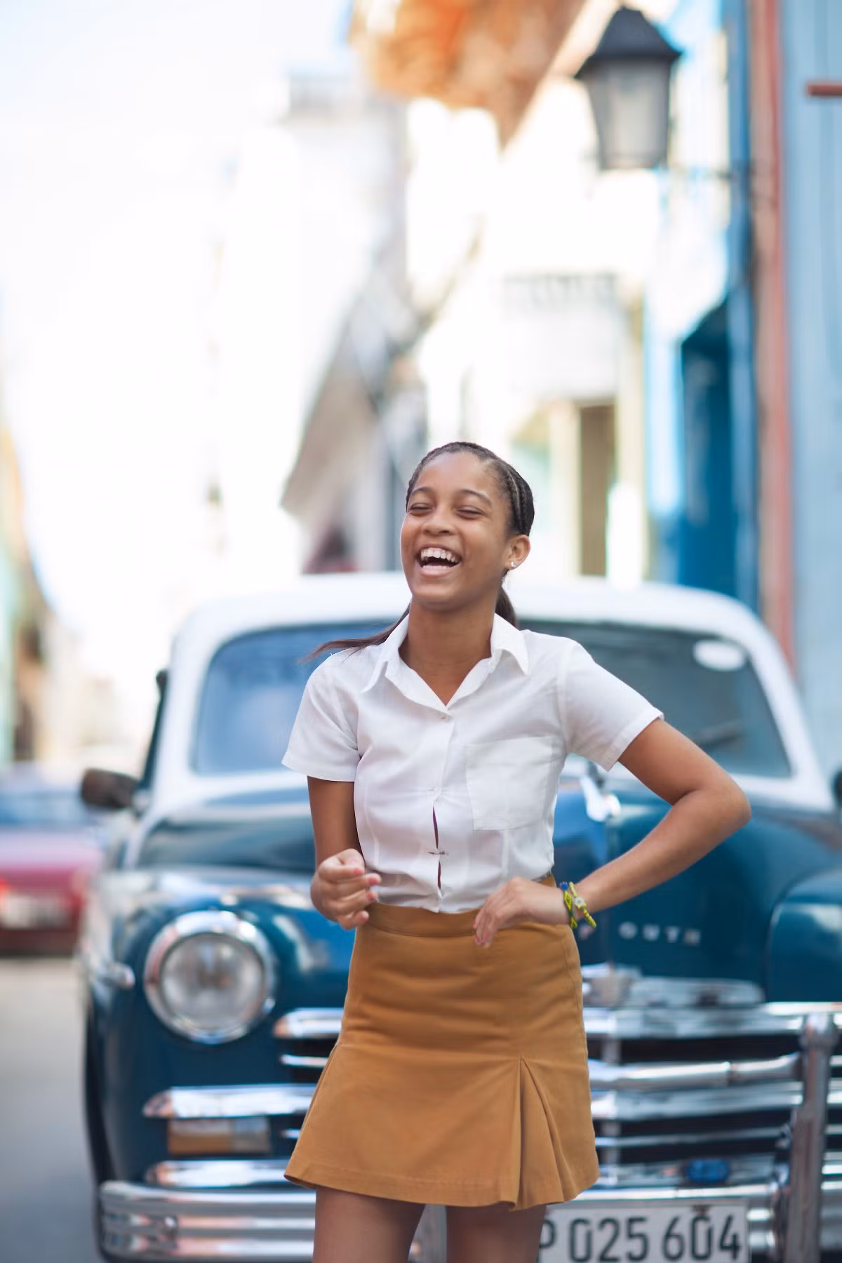 Nụ cười giòn tan của một thiếu nữ Cuba.