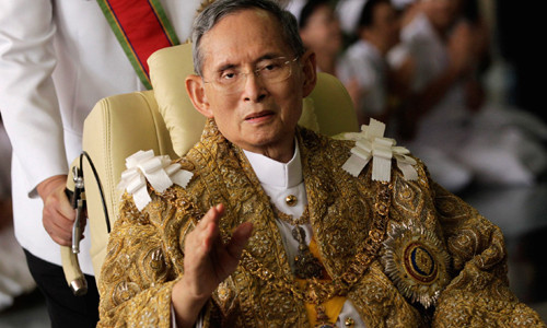 Quốc vương Thái Lan Bhumibol Adulyadej trị vì trong 70 năm khi lên ngôi từ năm 1946. Là một trong số những Quốc vương trị vì lâu nhất thế giới, Nhà vua Bhumibol mới qua đời ở tuổi 88 vào ngày 13/10 vừa qua.