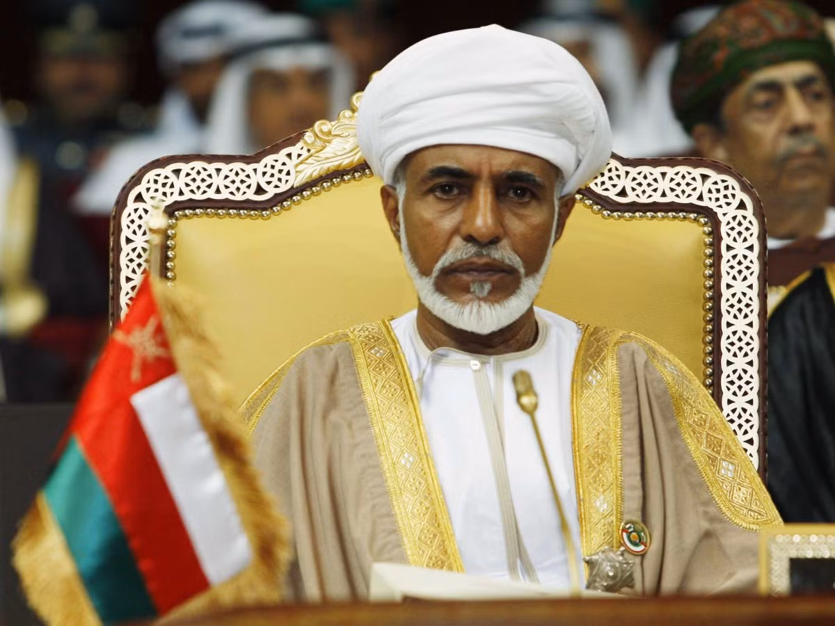 Quốc Vương Oman - Qaboos bin Said al Said, 75 tuổi, trị vì trong 46 năm. Quốc vương Qaboos bin Said al Said trị vì đất nước xuất khẩu dầu mỏ lớn thứ 24 thế giới.