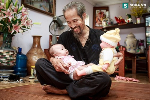 Nghệ sĩ Chu Hùng rời ánh đèn sân khấu Nhà hát kịch Hà Nội đã tròn 4 năm và ông hoạt động nghệ thuật như một thú vui.