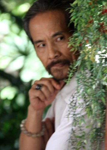 Năm 2013, Chu Hùng trở lại với màn ảnh cùng một vai anh chị trong phim “Bí mật tam giác vàng”…