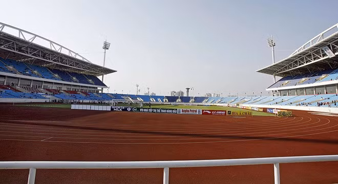 Đường piste sân Mỹ Đình, được chụp năm 2007, vẫn còn đảm bảo tiêu chuẩn chất lượng.