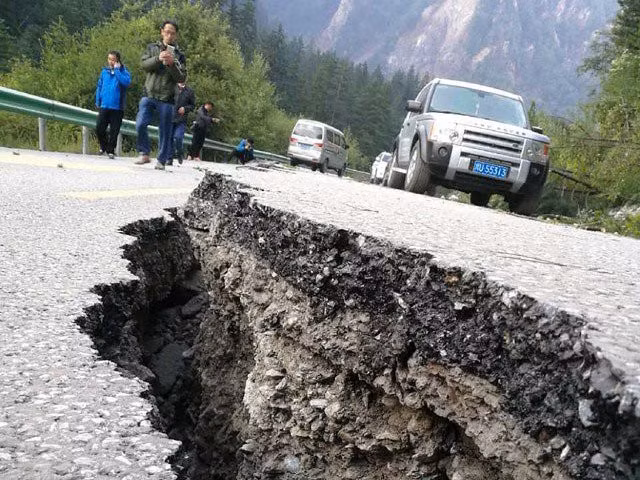 Du lich o Cuu Trai Cau dieu dung sau dong dat-Hinh-2