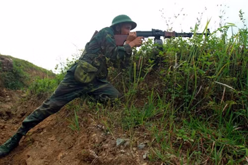 Chiến sĩ trung liên RPD.