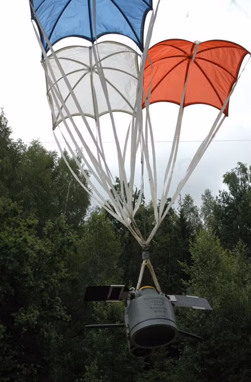 Nguyên lý tác chiến của loại vũ khí này có thể được hiểu như sau, khi tới vùng mục tiêu, máy bay sẽ ném bom RBK-500, ở độ cao nhất định bom sẽ tự động tách vỏ để các quả bom con như SPBE-D bung ra. Trên SPBE-D được trang bị dù hãm tốc sẽ giúp giảm tốc độ của quả bom nhỏ, sau đó cảm biến trên bom sẽ tự động quét tìm mục tiêu trên mặt đất rồi tiêu diệt chúng bằng lượng nổ lõm.