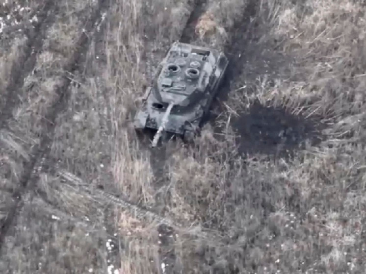 Đánh giá dựa trên thông tin có sẵn về việc chiếc Abrams thứ hai bị phá hủy, ông Leonkov cho rằng hệ thống truyền động của chiếc xe này có thể đã bị hư hỏng, sau đó UAV của Nga đã lao tới và nhắm mục tiêu.