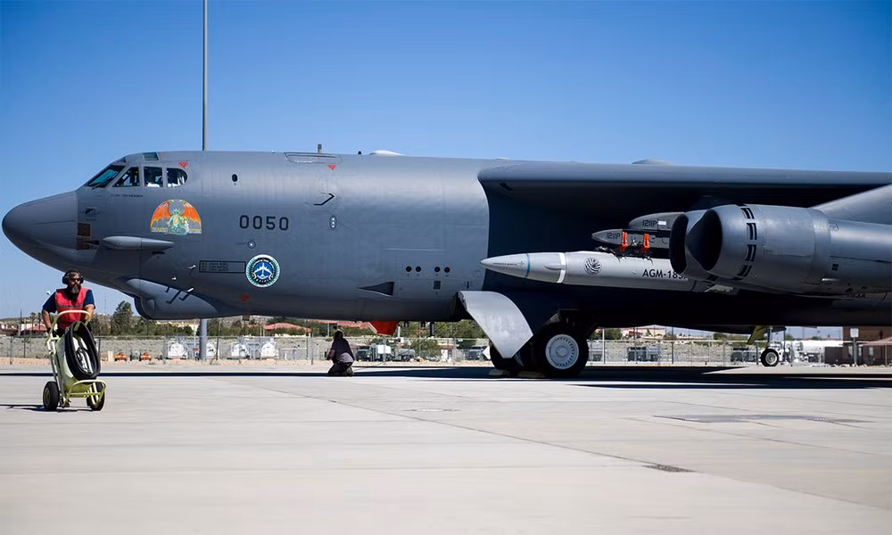 "Chưa rõ mục đích khi tên lửa AGM-183 ARRW được đưa đến Đảo Guam, đặc biệt khi không có dấu hiệu nào cho thấy sắp diễn ra vụ thử nghiệm bắn đạn thật tại căn cứ Andersen, mặc dù chưa thể loại trừ khả năng đó".