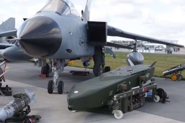 Tạp chí điều tra Spiegel (Đức) dẫn lời các chuyên gia cho biết, đoạn ghi âm và bản ghi cuộc trò chuyện bị rò rỉ dường như là xác thực. Trong khi đó, Bộ Quốc phòng Đức lại có động thái xoa dịu dư luận khi cho rằng nước này vẫn đang điều tra xem liệu thông tin liên lạc trong khu vực không quân có bị nghe lén hay không và có khả năng nội dung đoạn ghi âm đã bị chỉnh sửa rồi mới tung lên mạng.