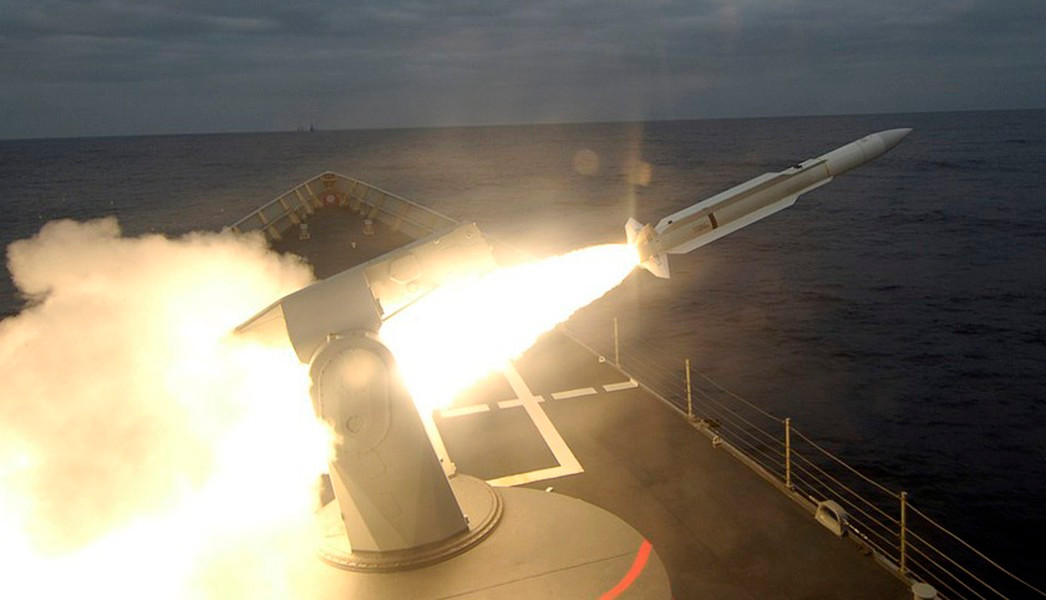 SM-2ERII (phiên bản RIM-67C): áp dụng động cơ đẩy MK-70 giúp tăng gấp đôi hiệu quả, dùng đầu đạn hạt nhân MK-115.