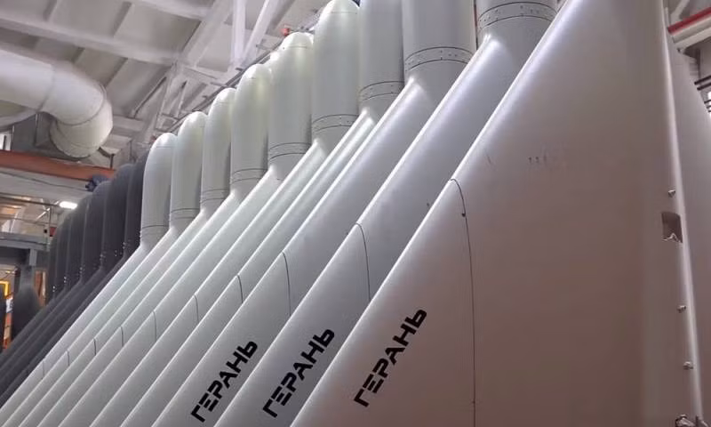 Đêm ngày 4/3 vừa qua, một cuộc tấn công của những chiếc UAV tự sát này cũng đã được thực hiện ở Odessa và các khu định cư xung quanh. Người dân địa phương báo cáo một số vụ nổ trong thành phố. Có lẽ, một trong những mục tiêu bị tấn công là vị trí của các đơn vị thủy quân lục chiến Ukraine.