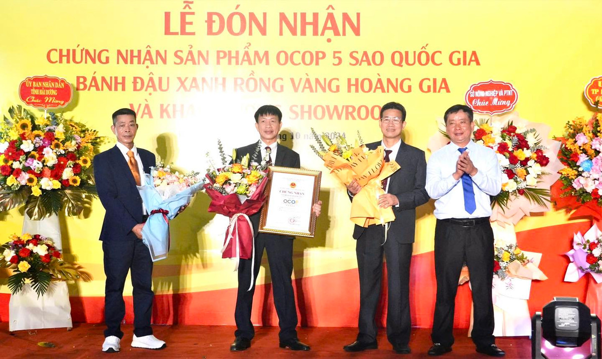 Mot san pham banh dau xanh duoc trao OCOP 5 sao quoc gia