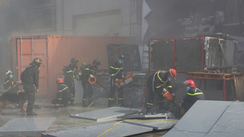 Công an tỉnh Hải Dương, UBND huyện Nam Sách triển khai các hoạt động chữa cháy và tìm kiếm cứu nạn; các sở, ban, ngành, doanh nghiệp trên địa bàn tỉnh phối hợp chữa cháy và CNCH; huy động lực lượng, phương tiện chi viện tổng tấn công dập tắt đám cháy; điều tra, khám nghiệm hiện trường.