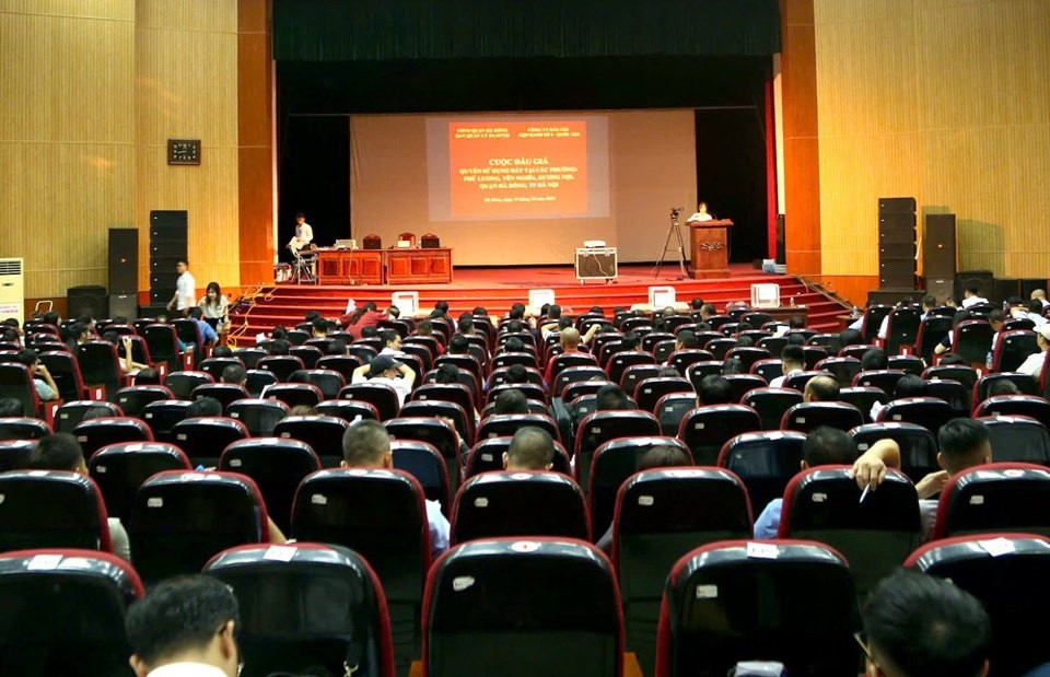 “Ngáo” giá gây sốt đất… cần chế tài chứng minh tài chính? “Ngao” gia gay sot dat… can che tai chung minh tai chinh?