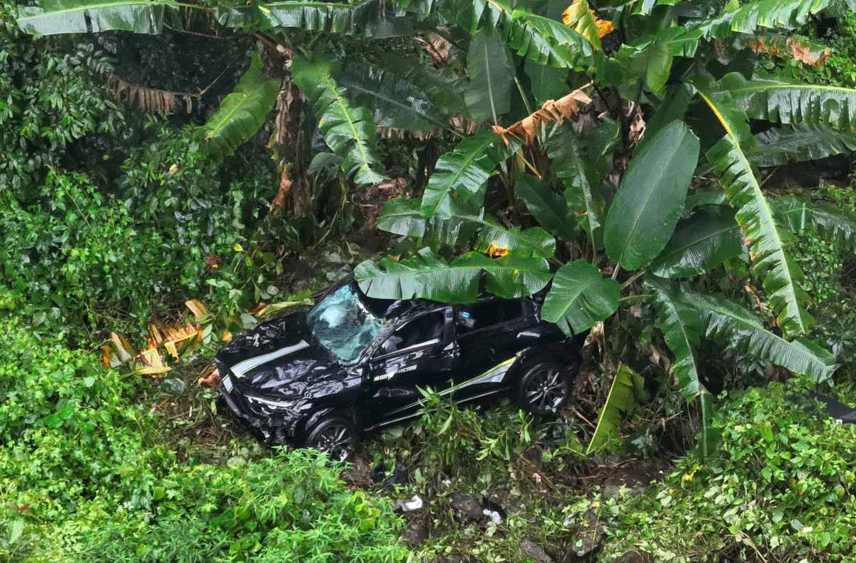 Tội ác người phụ nữ đầu độc người tình bằng xyanua, lái xe lao vực - Hình 2 Toi ac nguoi phu nu dau doc nguoi tinh bang xyanua, lai xe lao vuc-Hinh-2